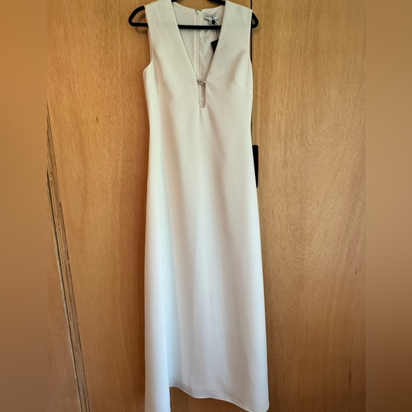 Halston Renee long dress gown in chalk white formal wedding size 8 M worn 1 hour - Picture 7 of 9
